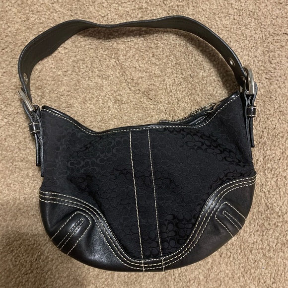 coach signature hobo